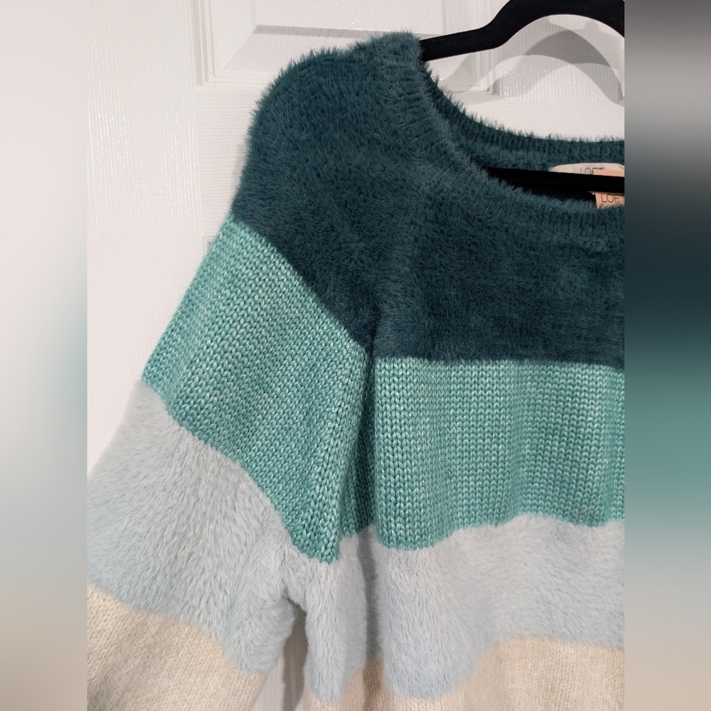 NWT LOFT Plus Fuzzy Striped Pullover Sweater in Size 16/18 - Picture 4 of 10
